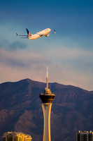 United 737 with Stratosphere Las Vegas