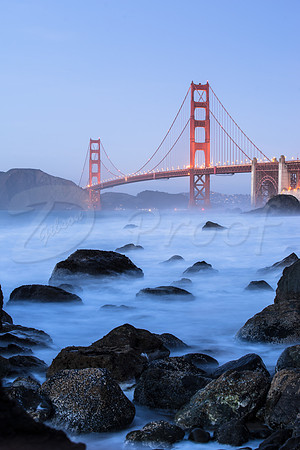 Golden Gate Bridge at dusk