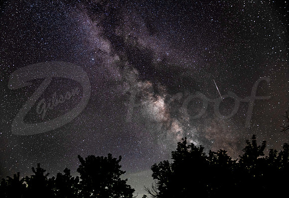 Meteor shower with Milky Way