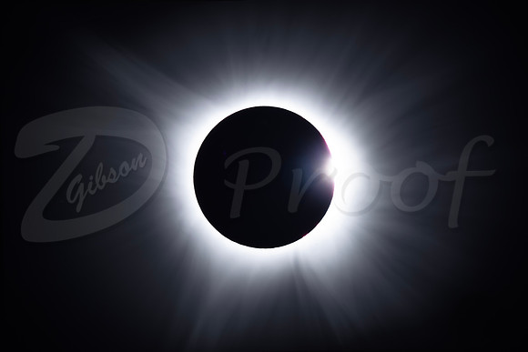 2024 Eclipse Diamond ring with aurora